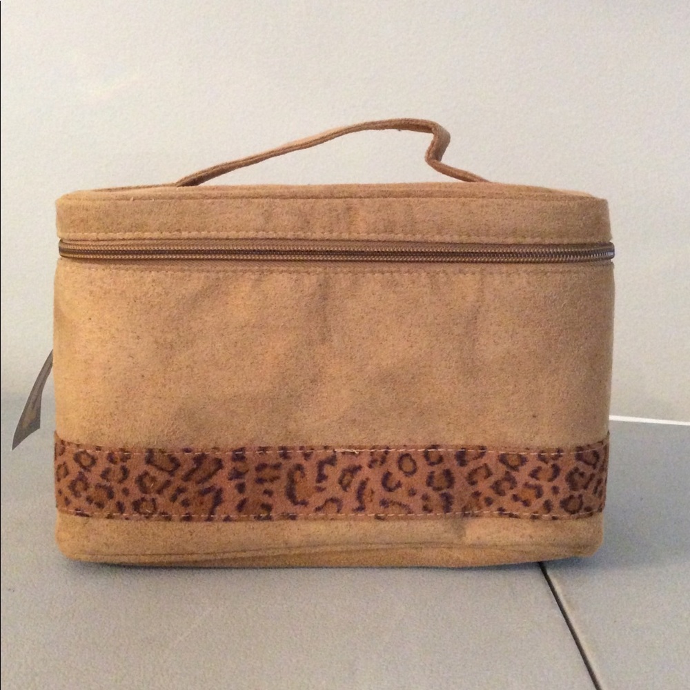 Leopard print train case